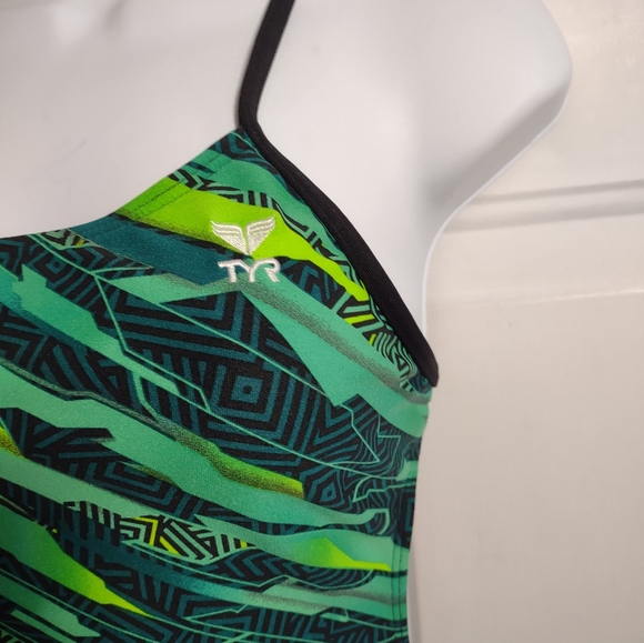 TYR Miramar Diamond Fit Women’s Swimsuit. Size 34 - Picture 3 of 11